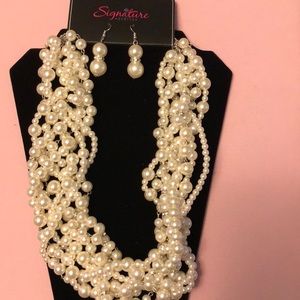 Pearl Necklace with Pearl Earrings